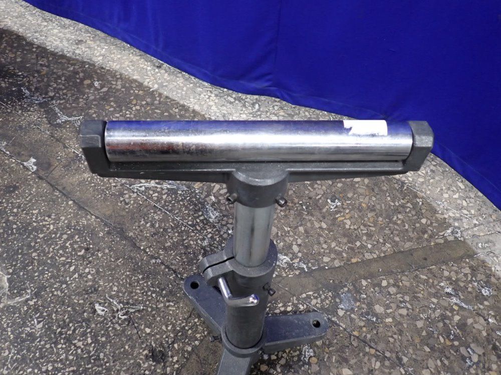  Roller Stand
