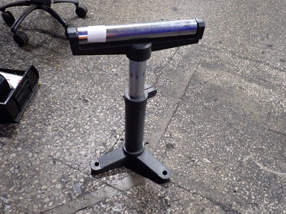  Roller Stand