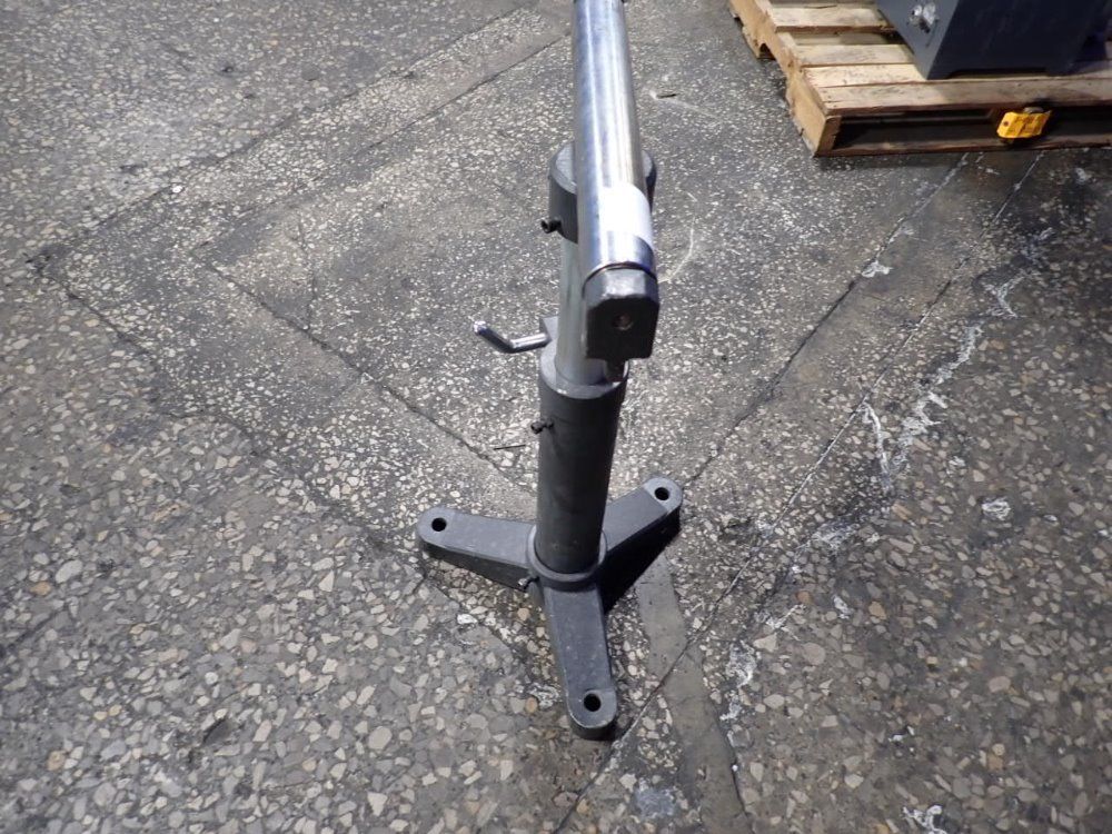  Roller Stand