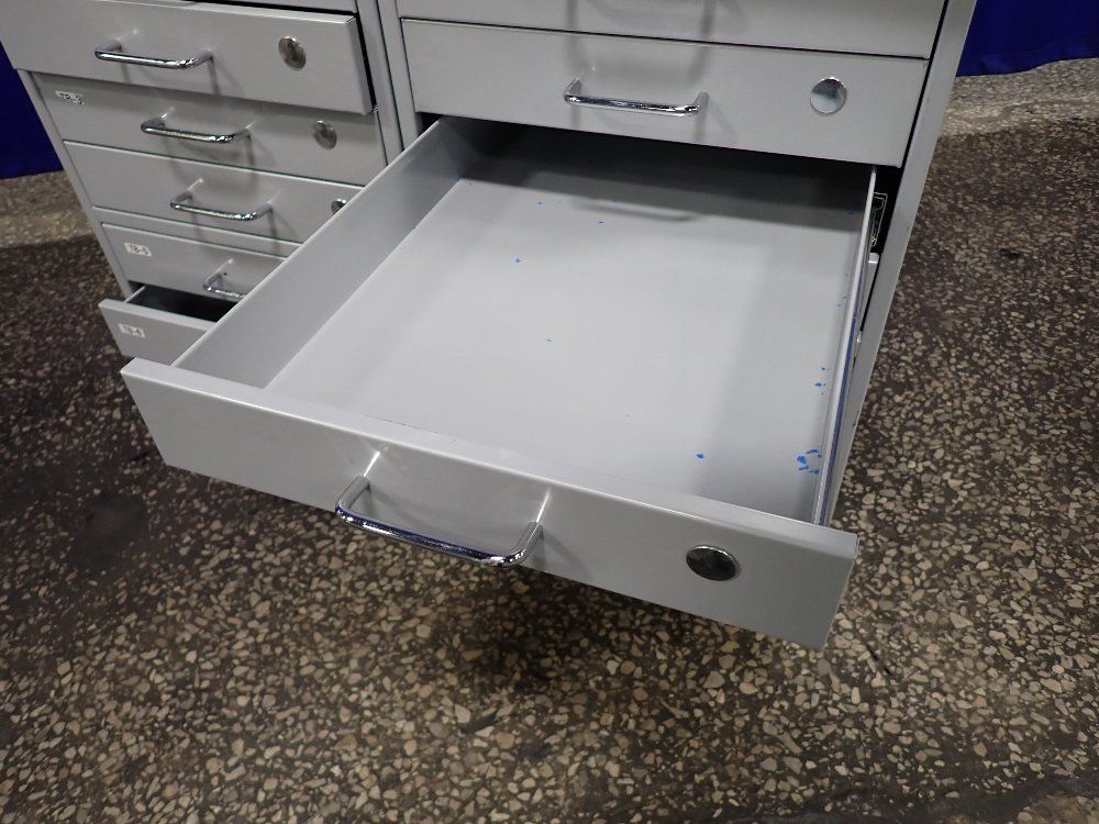 Workplace Storage Cabinet W Enclosure