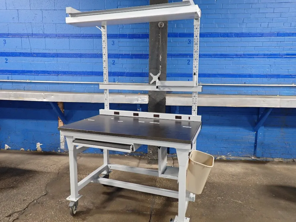 PORTABLE WORKBENCH
