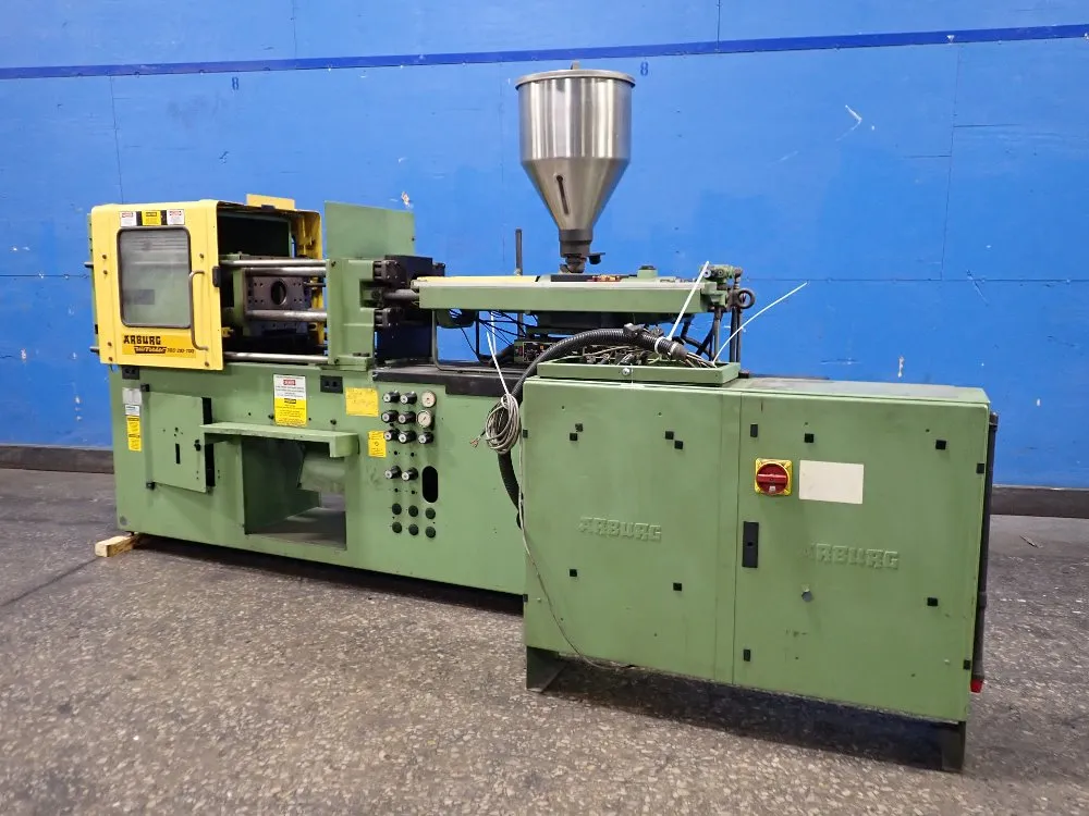 INJECTION MOLDER