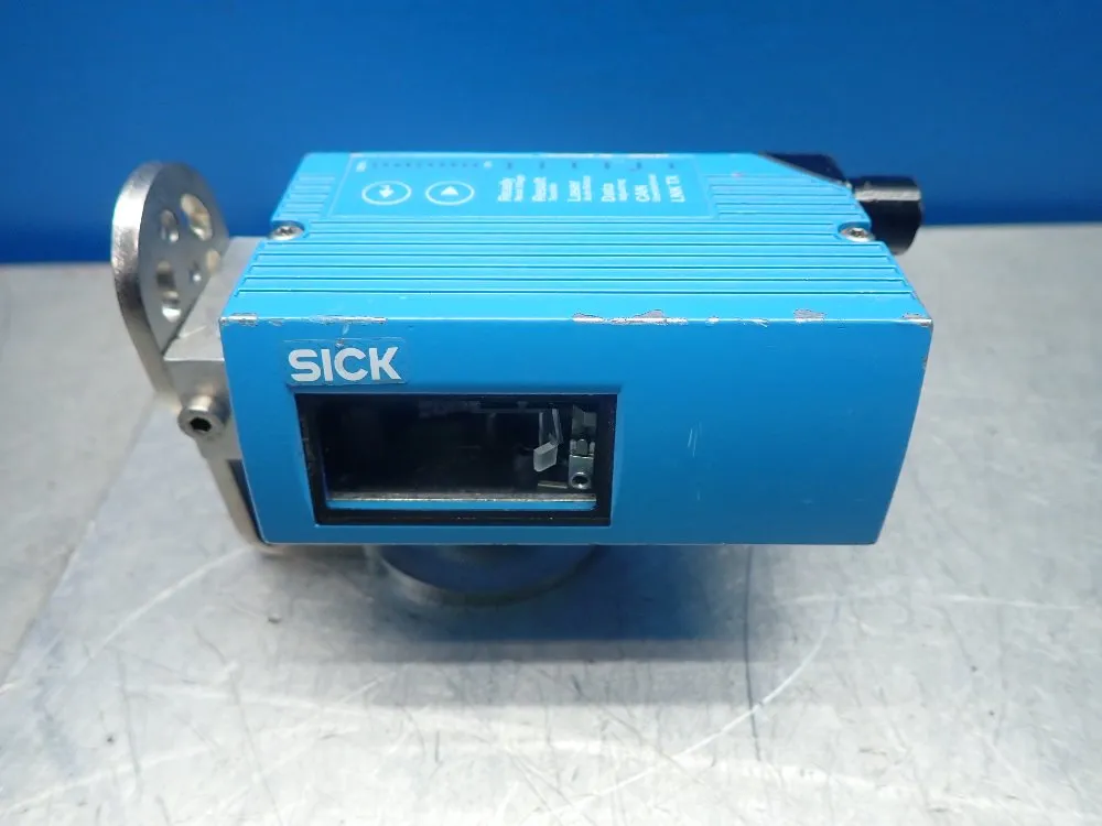 Sick Fixed Mount Barcode Scanner W/bracket - Clv650-08300a