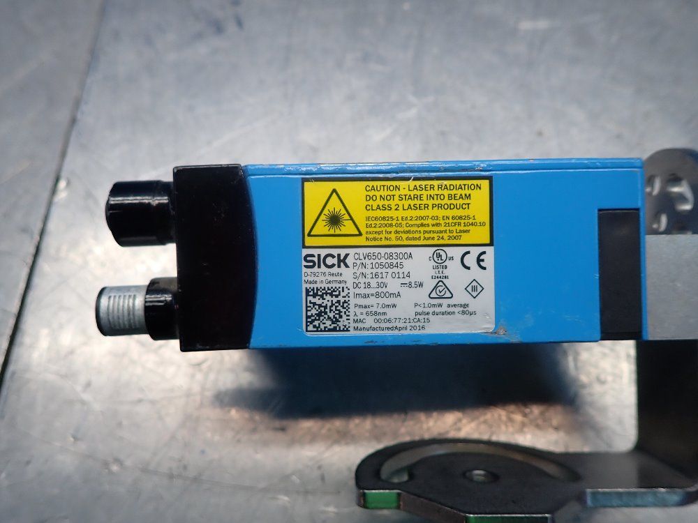 Sick Fixed Mount Barcode Scanner W/bracket - Clv650-08300a