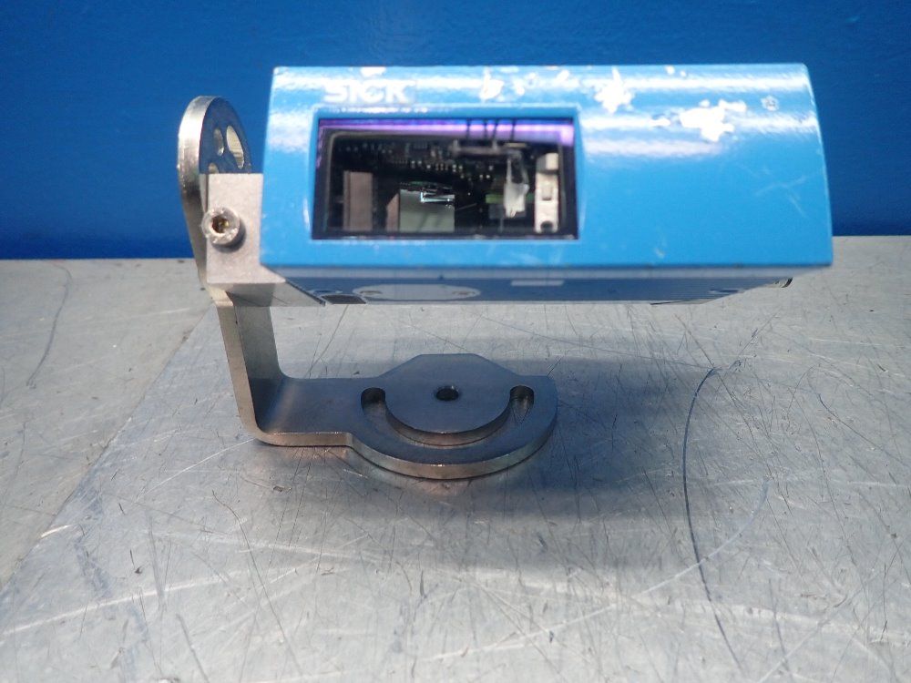Sick Fixed Mount Barcode Scanner W/bracket. - Clv650-08300a