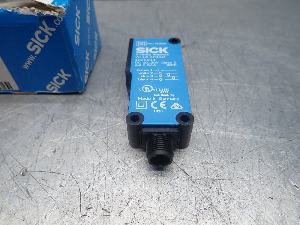 Sick 7 Meter Sensing Range, 10-30 Vdc Photoelectric Sensor - Wl18-3p430