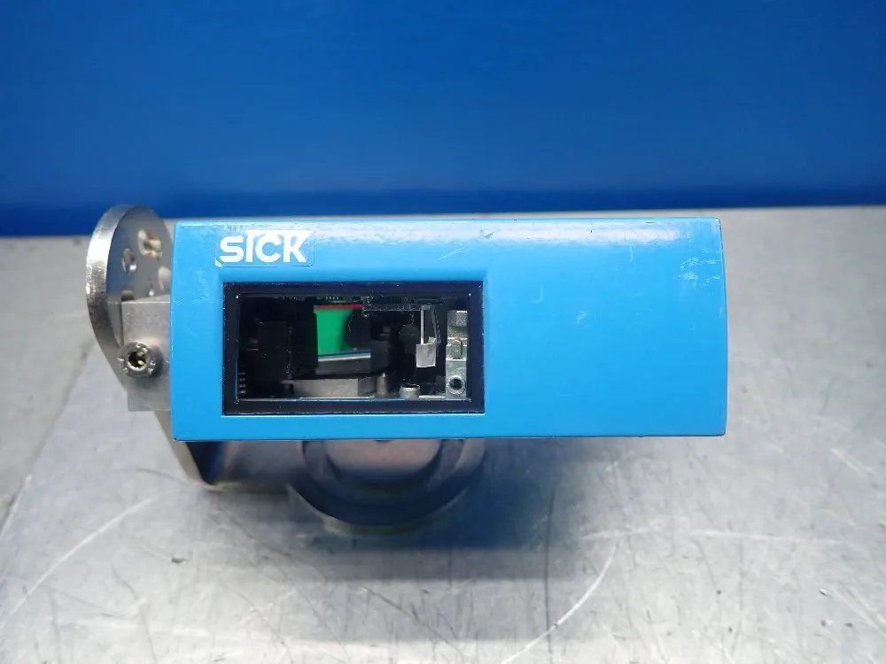 Sick Fixed Mount Barcode Scanner, W/bracket - Clv650-08300a