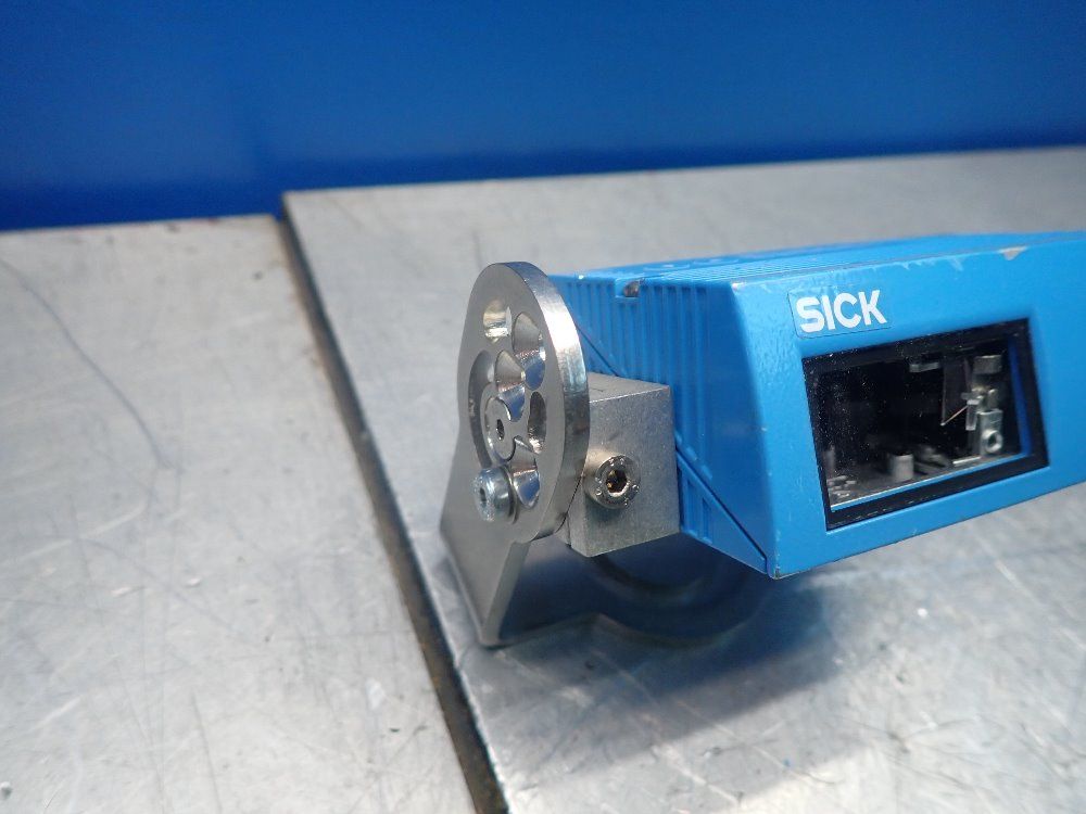 Sick Fixed Mount Barcode Scanner W/bracket... - Clv650-08300a