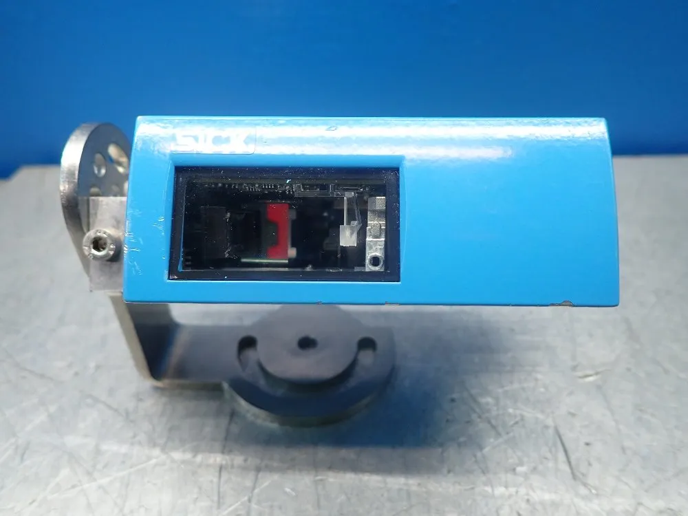 Sick Fixed Mount Barcode Scanner. W/bracket - Clv650-08300a