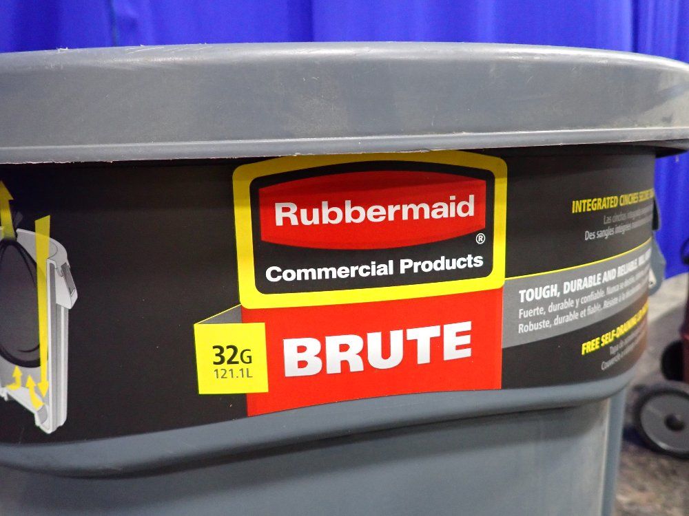 Rubbermaid Trash Can