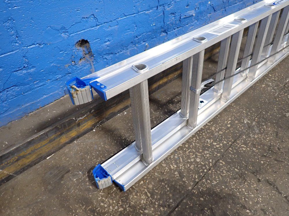 Werner 250 Lbs / 16' 11" Ladder - Di324-2