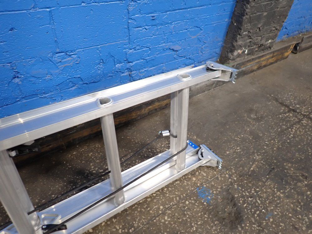 Werner 250 Lbs / 16' 11" Ladder - Di324-2