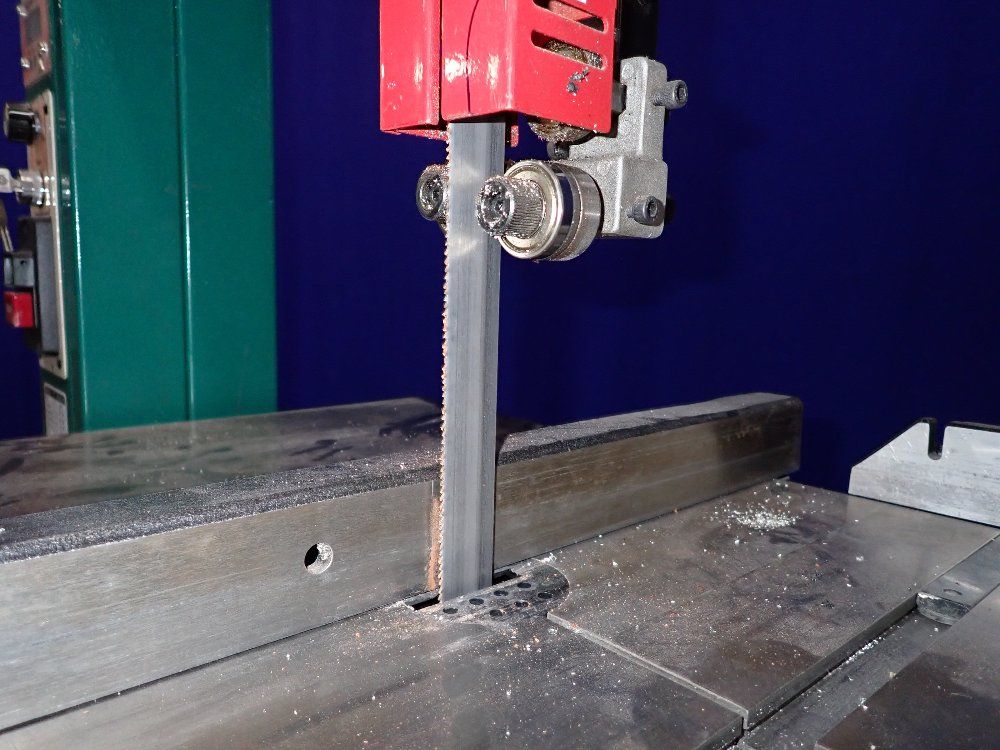 Grizzly 16" Throat Vertical Bandsaw - G0640x