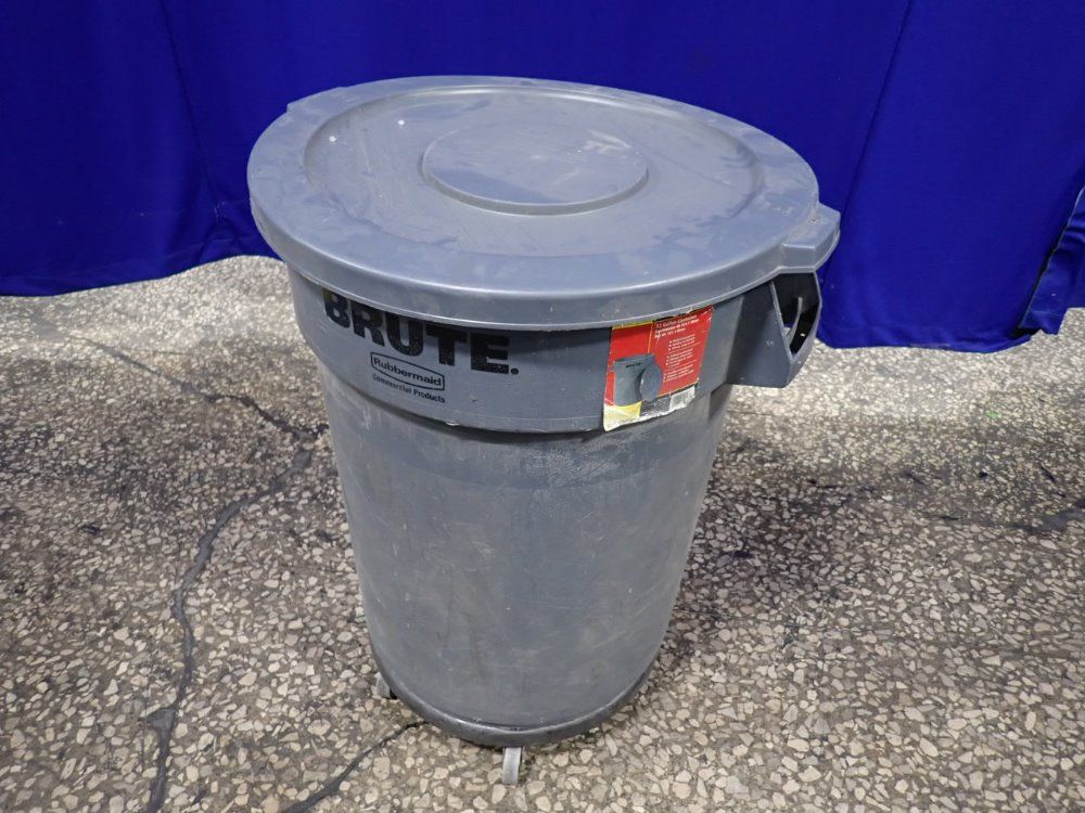 TRASH CAN
