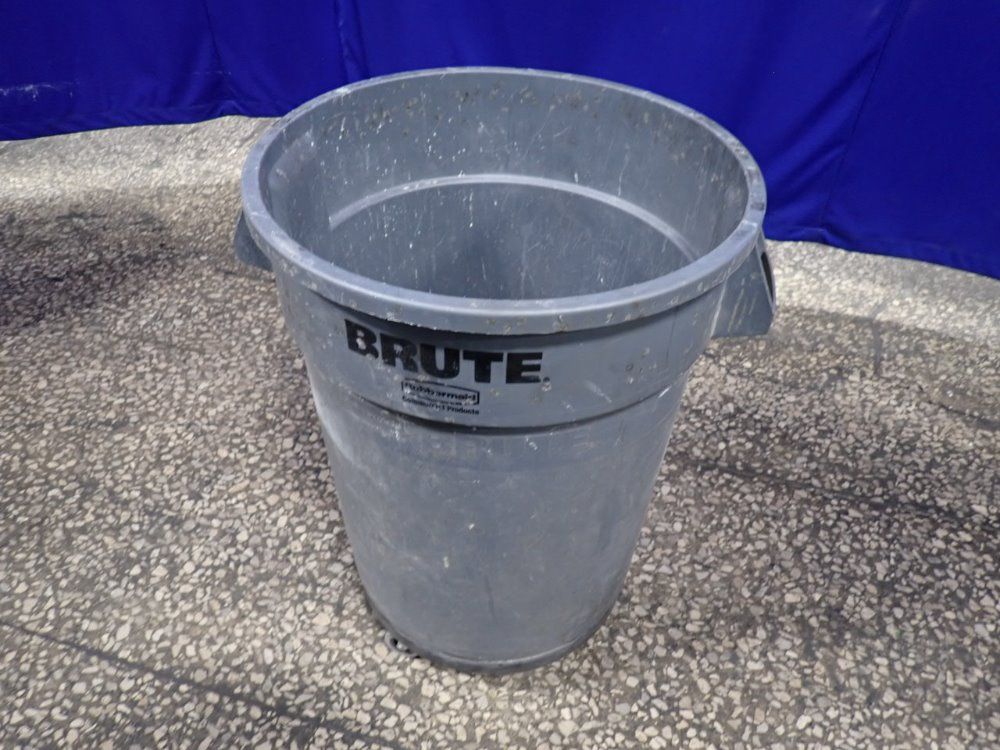 TRASH CAN