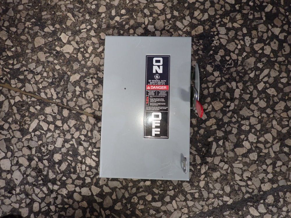 General Electric 30 Amp Non Fusible Disconnect - Tgn3321