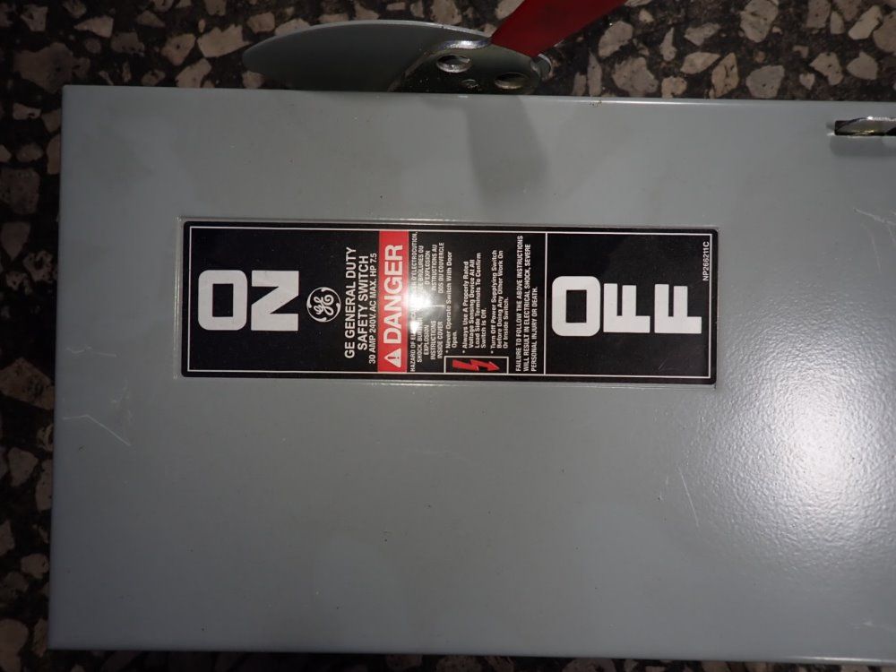 General Electric 30 Amp Non Fusible Disconnect - Tgn3321