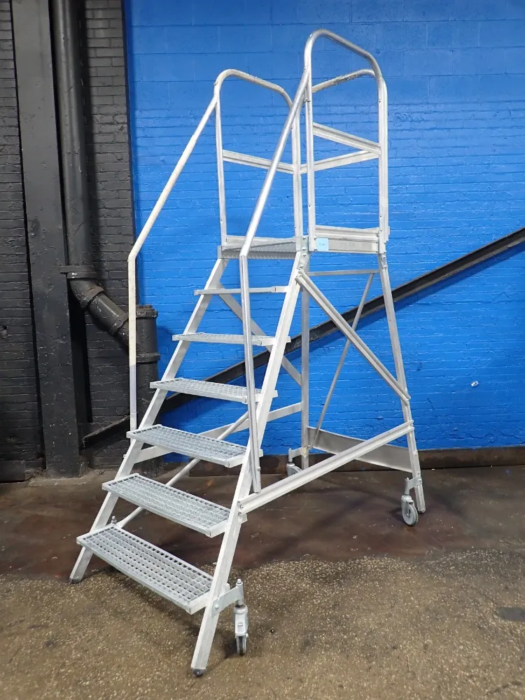 ALUMINUM PORTABLE STAIRS