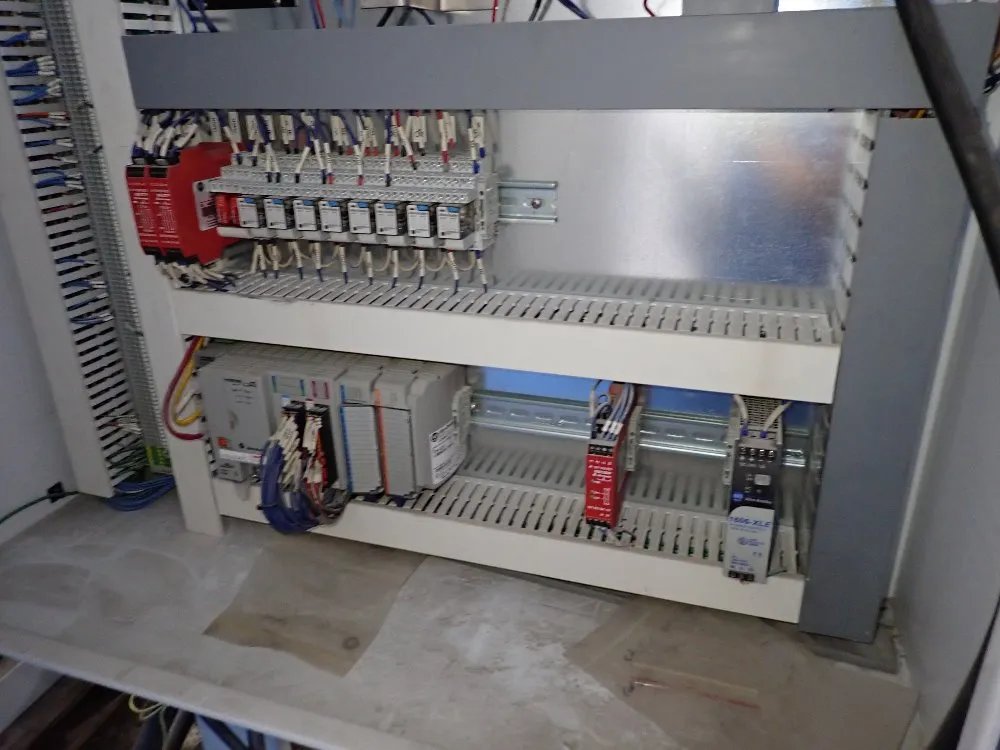 Guyson Corporation 30" X 28" X 53" Guyson Rxs-400 Blast Cabinet - Rxs-400