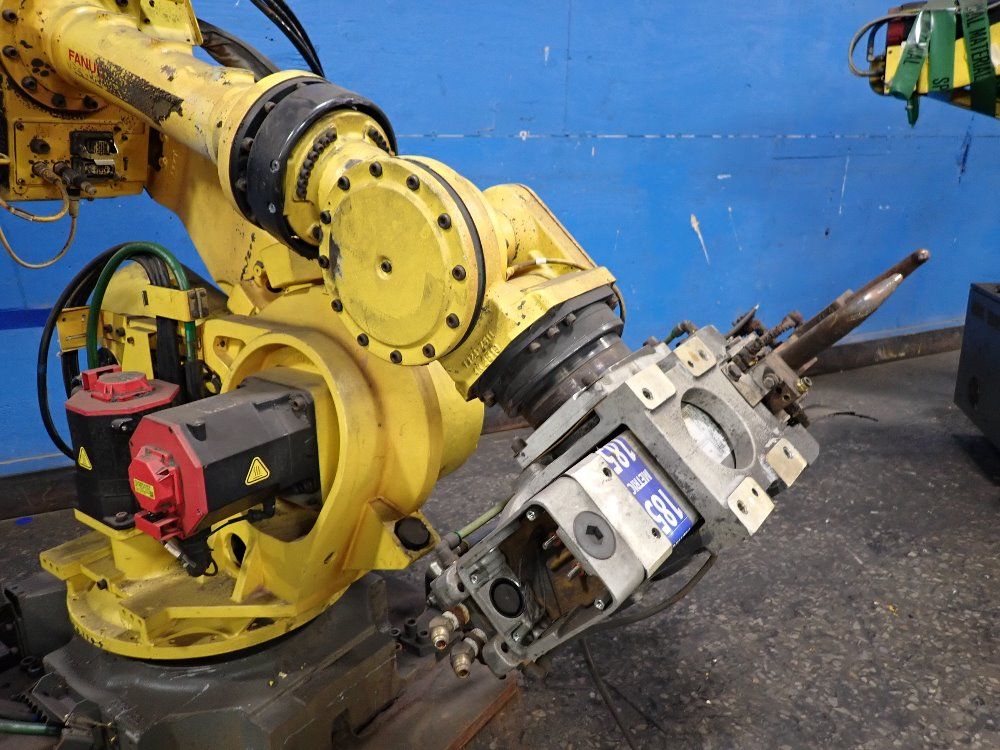 Fanuc 2012 Fanuc R2000ib210f Robot