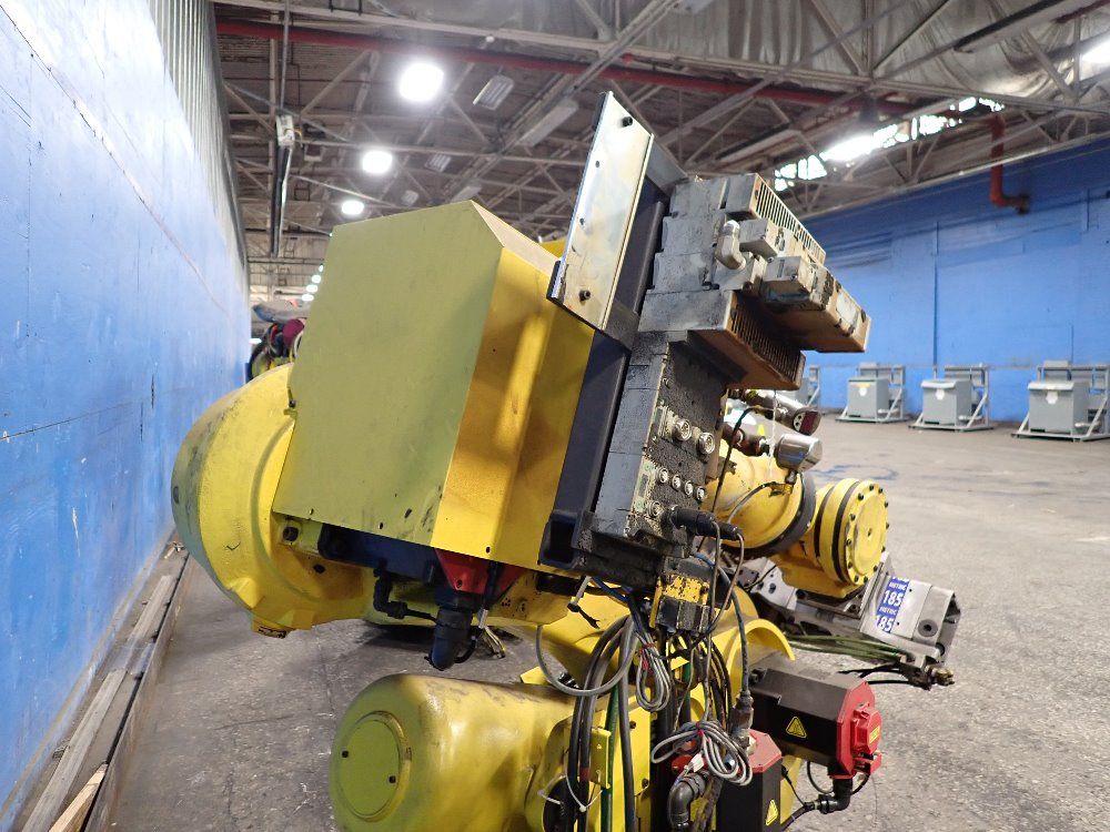 Fanuc 2012 Fanuc R2000ib210f Robot