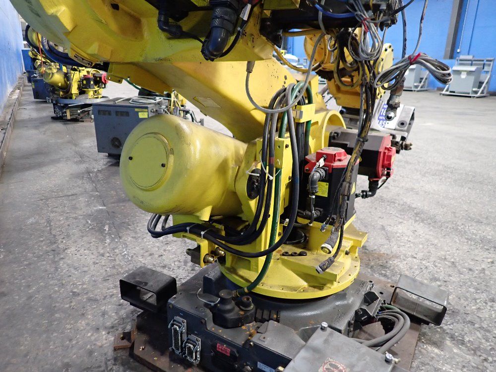 Fanuc 2012 Fanuc R2000ib210f Robot