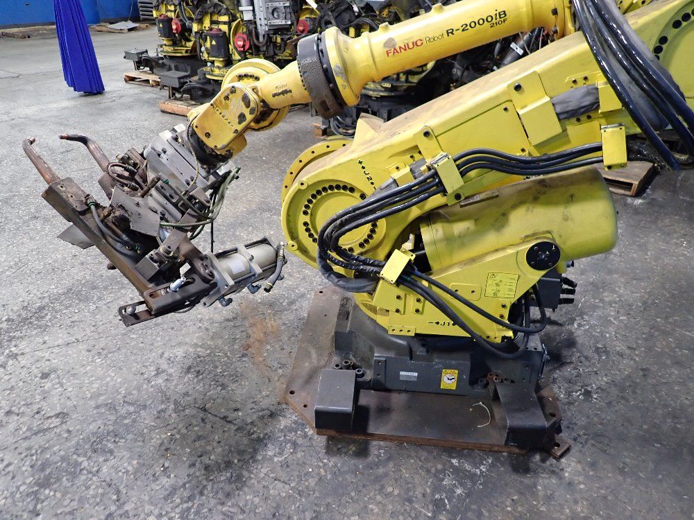Fanuc 2012 Fanuc R2000ib210f Robot