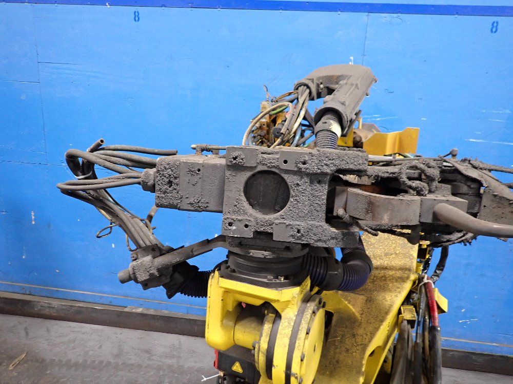 Fanuc 2014 Fanuc R2000ib210f Robot
