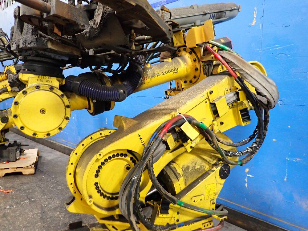 Fanuc 2014 Fanuc R2000ib210f Robot