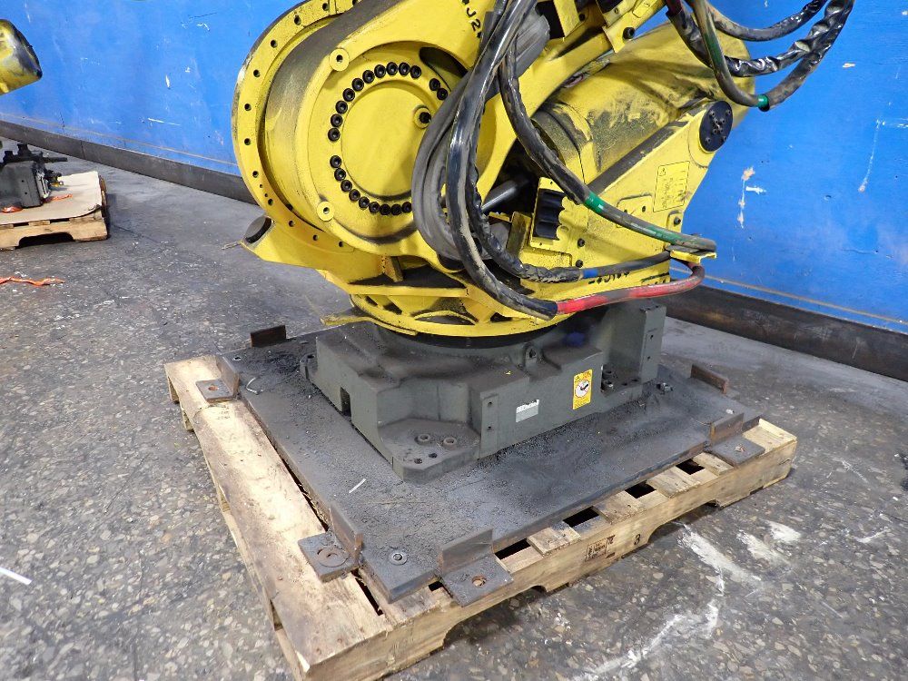 Fanuc 2014 Fanuc R2000ib210f Robot
