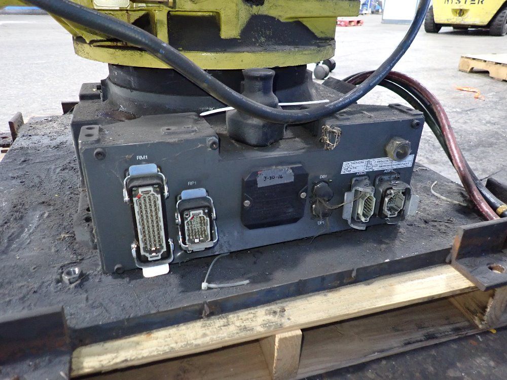 Fanuc 2014 Fanuc R2000ib210f Robot