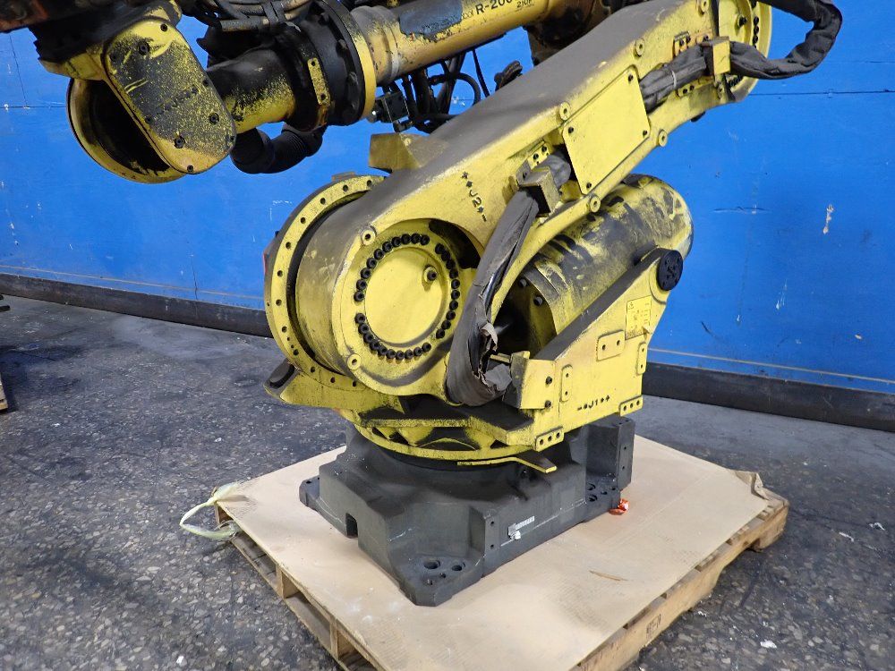 Fanuc 2011fanuc R2000ib210f Robot 