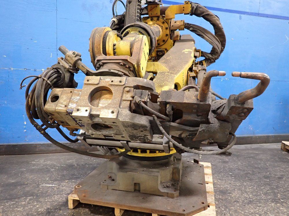 Fanuc 2012 Fanuc R2000ib210f Robot