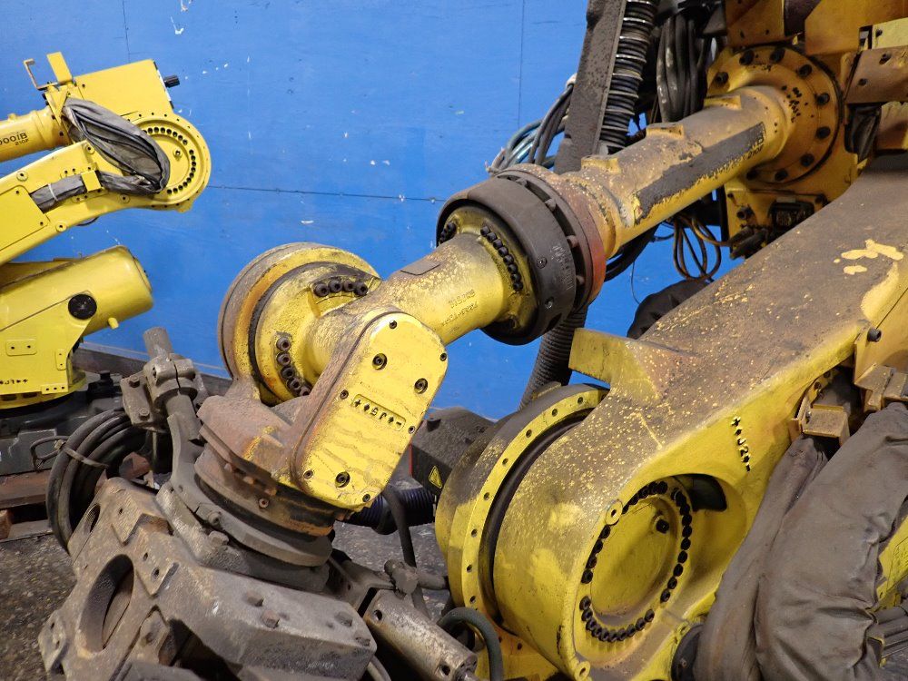 Fanuc 2012 Fanuc R2000ib210f Robot