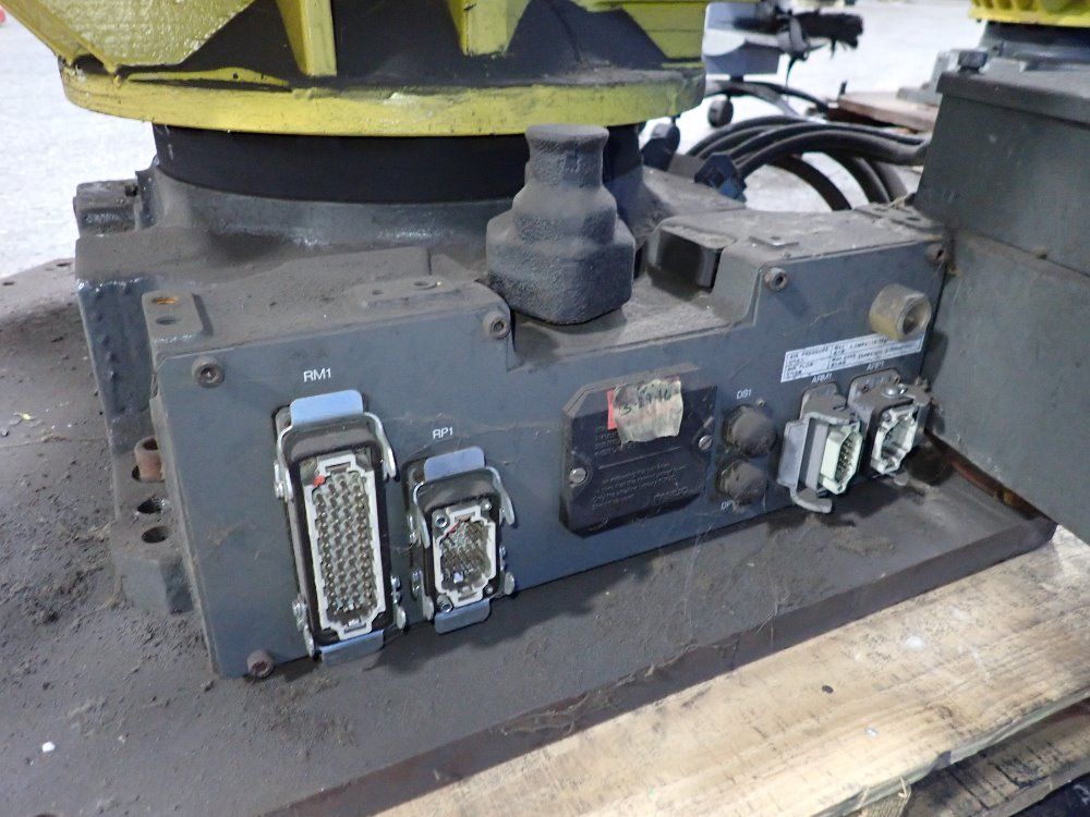 Fanuc 2012 Fanuc R2000ib210f Robot