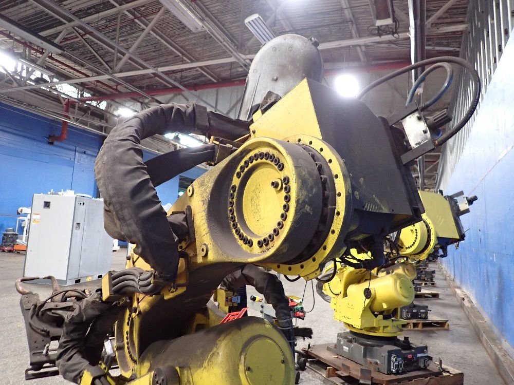 Fanuc 2012 Fanuc R2000ib210f Robot
