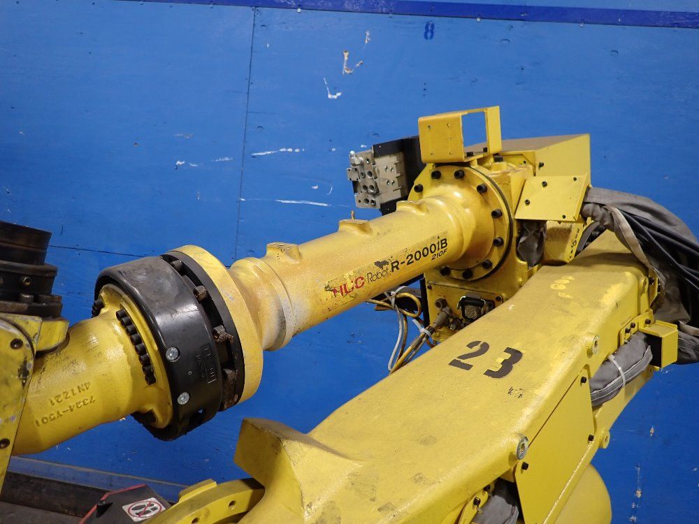 Fanuc 2012 Fanuc R2000ib210f Robot