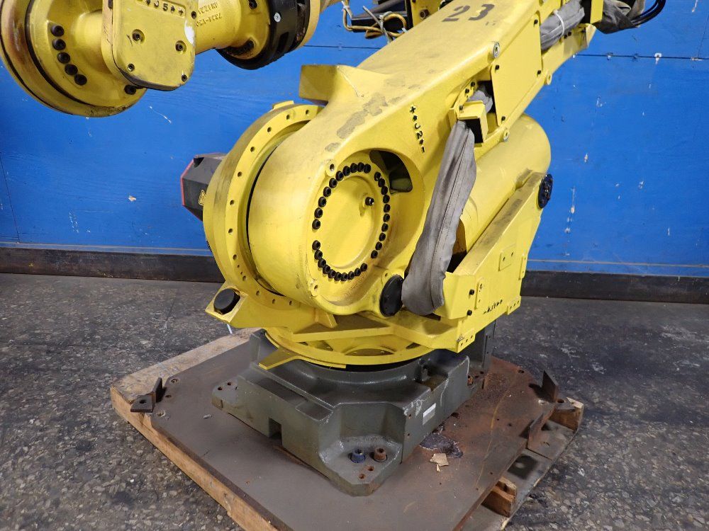 Fanuc 2012 Fanuc R2000ib210f Robot