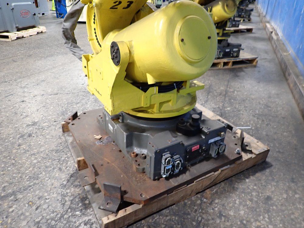 Fanuc 2012 Fanuc R2000ib210f Robot