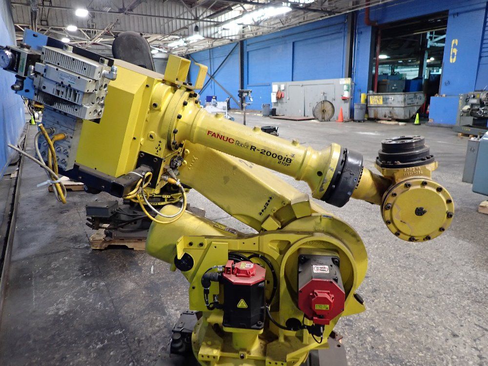 Fanuc 2012 Fanuc R2000ib210f Robot