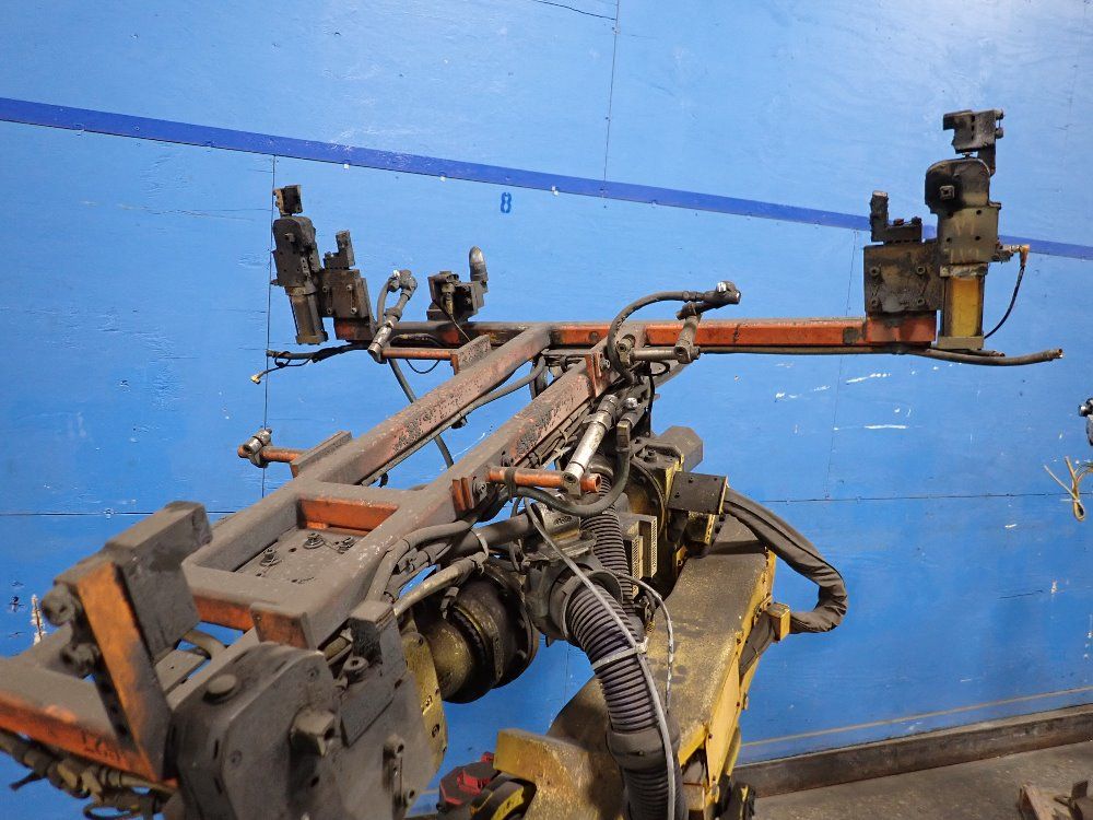 Fanuc 2011fanuc R2000ib210f Robot 