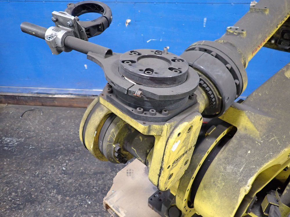 Fanuc 2012 Fanuc R2000ib210f Robot