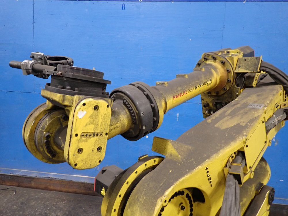 Fanuc 2012 Fanuc R2000ib210f Robot