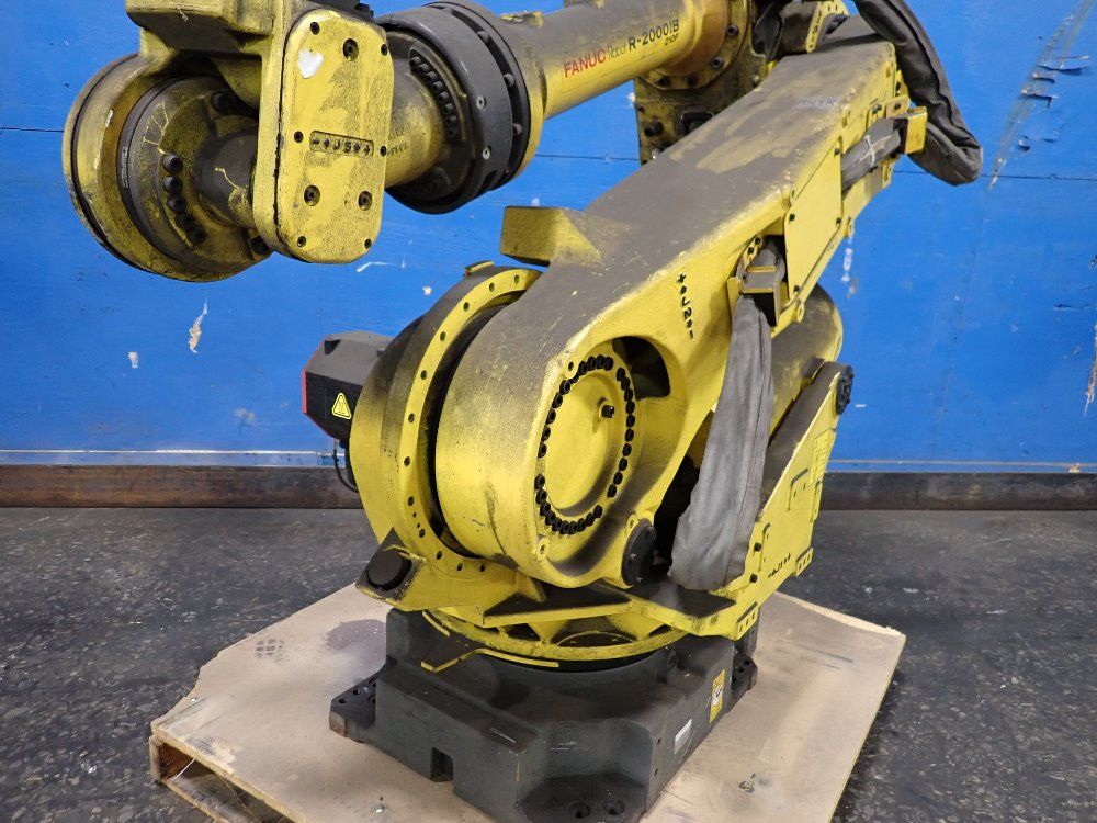 Fanuc 2012 Fanuc R2000ib210f Robot
