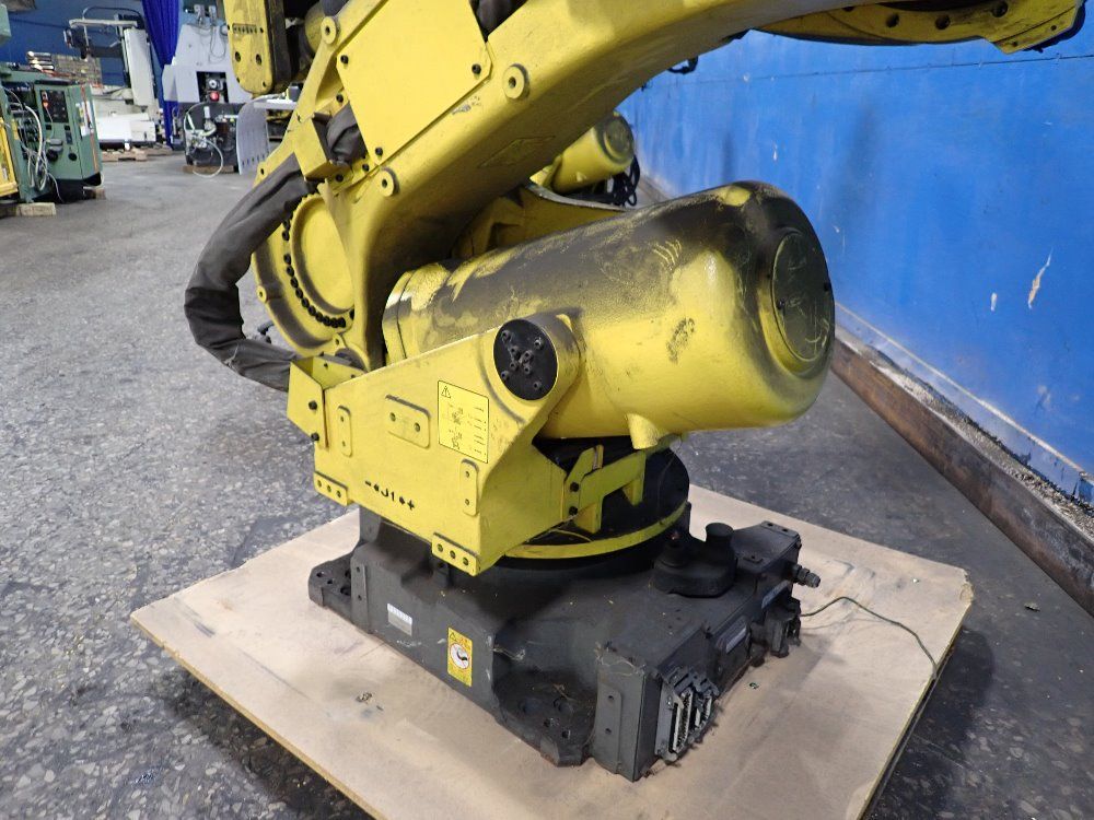 Fanuc 2012 Fanuc R2000ib210f Robot