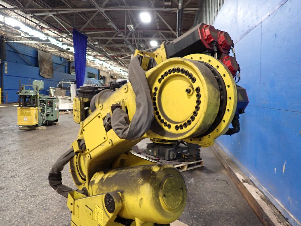 Fanuc 2012 Fanuc R2000ib210f Robot