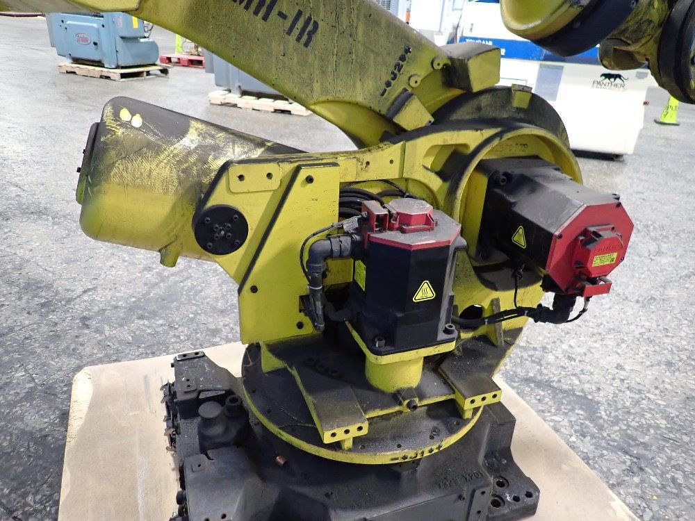 Fanuc 2012 Fanuc R2000ib210f Robot
