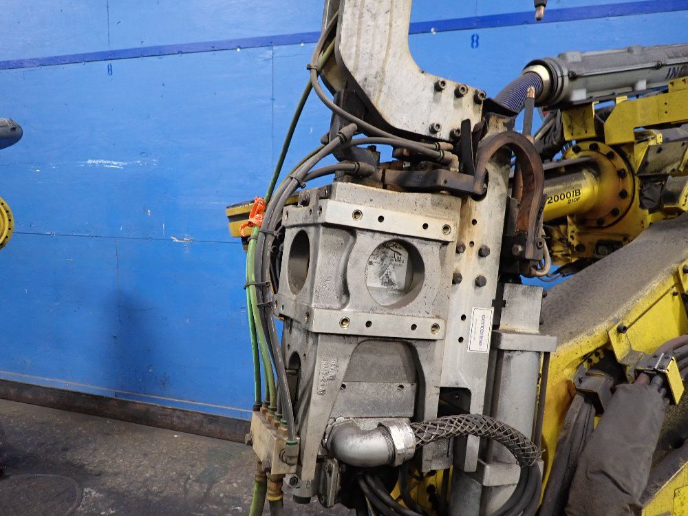 Fanuc 2011fanuc R2000ib210f Robot 