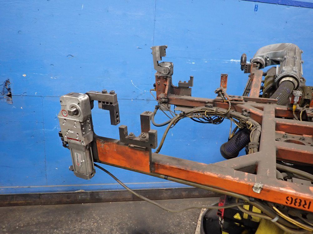 Fanuc 2011fanuc R2000ib210f Robot 