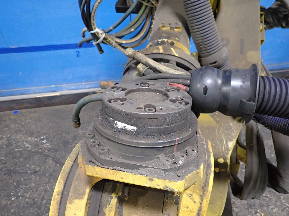 Fanuc 2012 Fanuc R2000ib210f Robot